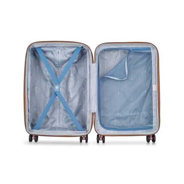 Freestyle Expandable Spinner -On Suitcase